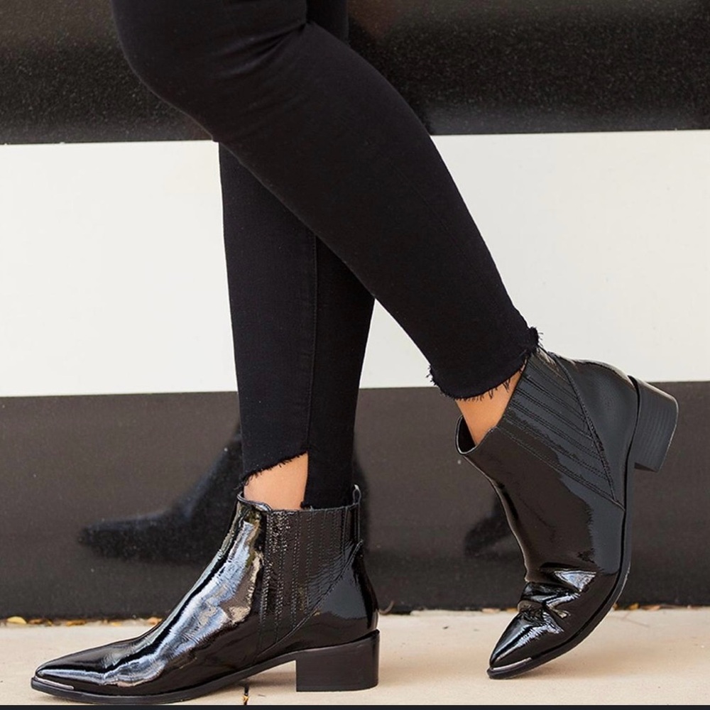 Marc Fisher Women’s Black Pointed Toe Yommi Chelsea Ankle High Boots, Size 8